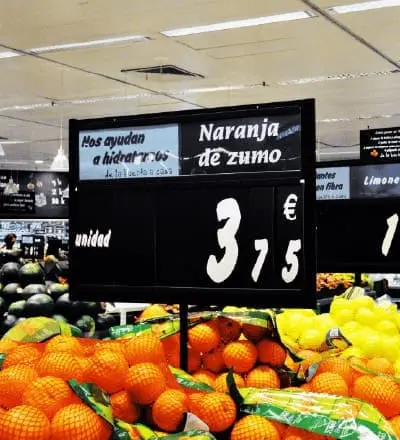 Cartelería de precio en supermercado